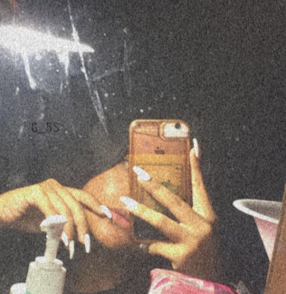 Meet your Posher, Briana - Picture 1 of 1